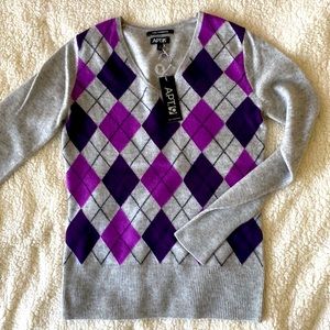 NWT Apt 9 100% Cashmere vNeck Argyle Sweater